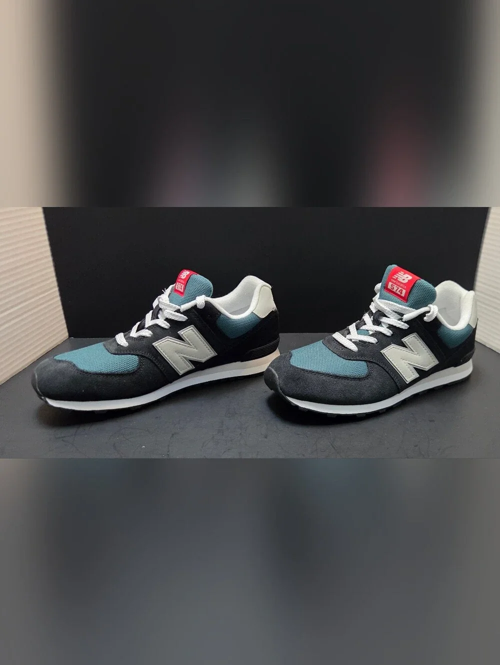 New Balance 574 Black Green Colorway GC574MGH Size 7 Mens Boys Suede Mesh 0190